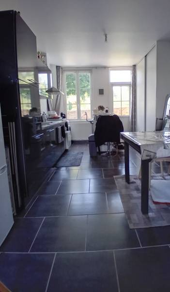 Acheter un appartement proche de la gare, parking, jardinet, commerces sur place, près de 50 m² – Chaumont-en-Vexin (60)