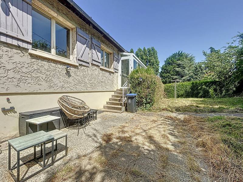 Maison offrant un plain pied de vie sur sous-sol total proche Gisors sur 850m² de terrain