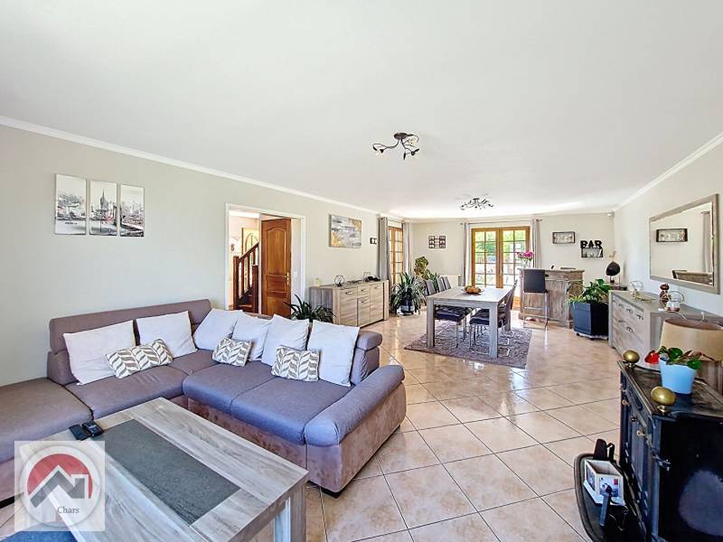 Maison récente traditionnelle, grand terrain de + de 1000 m², belles prestations, à 15 minutes de Marines (95)