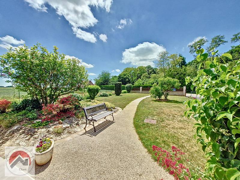 Maison récente traditionnelle, grand terrain de + de 1000 m², belles prestations, à 15 minutes de Marines (95)