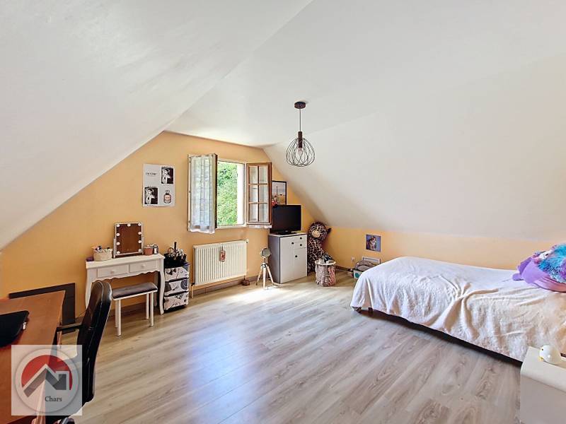 Maison récente traditionnelle, grand terrain de + de 1000 m², belles prestations, à 15 minutes de Marines (95)