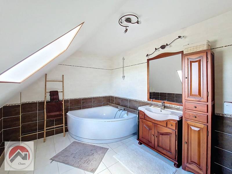 Maison récente traditionnelle, grand terrain de + de 1000 m², belles prestations, à 15 minutes de Marines (95)