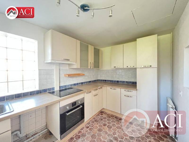 À 10' d’Étrépagny, belle longère entièrement rénovée d'env 140m² hab. Cadre de vie exceptionnel.