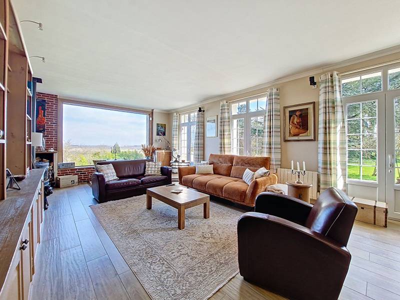 Acheter maison en pierre, située aux portes du Val-d’Oise, beaux volumes et rénovation soignée, proche de Chars (95)