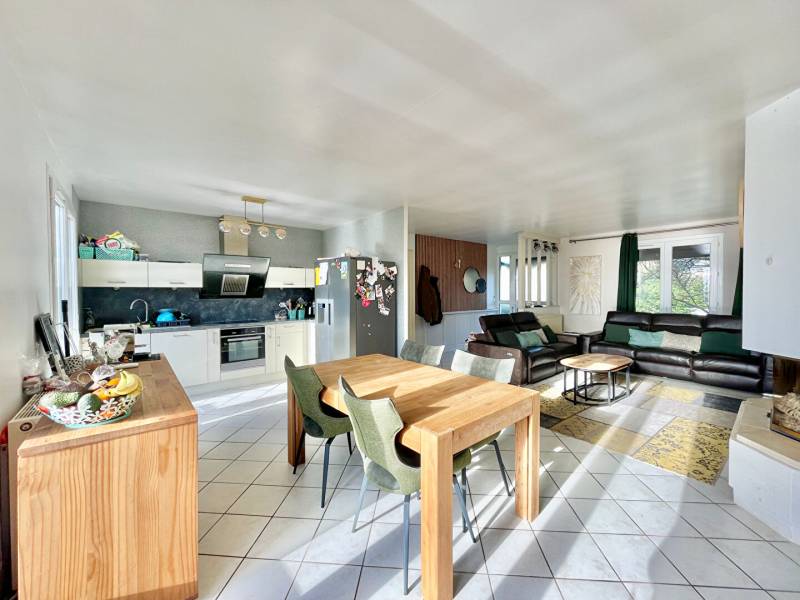 Acheter une maison avec piscine, sous-sol total, cuisine équipée, terrain de 1700 m² à Marines (95)