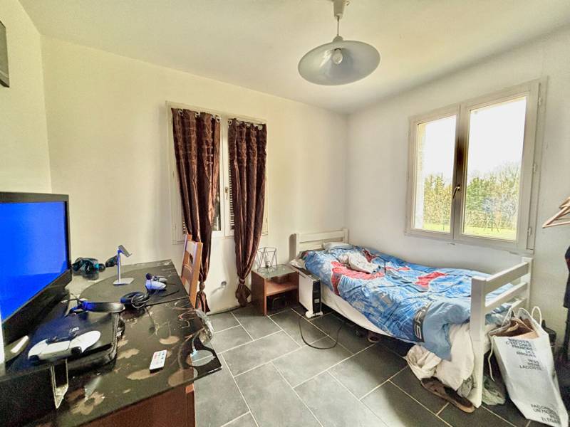 Acheter une maison de type R+1, axe rapide Cergy, sous-sol total, 1200 m² de terrain, 5 chambres, à Saint-Clair-sur-Epte