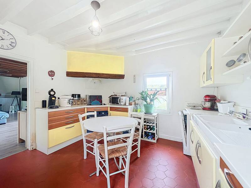 Acheter une maison ancienne entièrement restaurée, 4 chambres avec terrain de 1500 m², à Chaumont-en-Vexin (60)