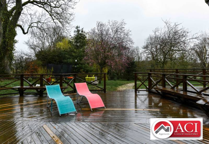 maison à vendre, poele à bois, vaste sejour, 6 chambres, pres de 4000 m2 de terrain, double garage, secteur privilégié du vexin, à 10 mn de chaumont en vexin (60)