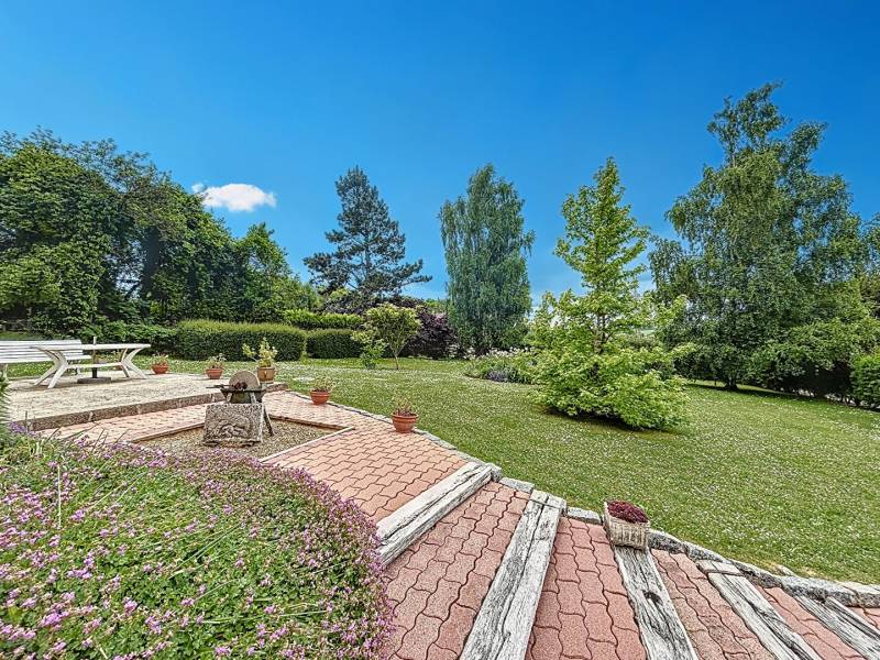 Proche GISORS, Maison traditionnelle 175m²/hab, sur sous-sol total avec garage, terrain : 1500m²