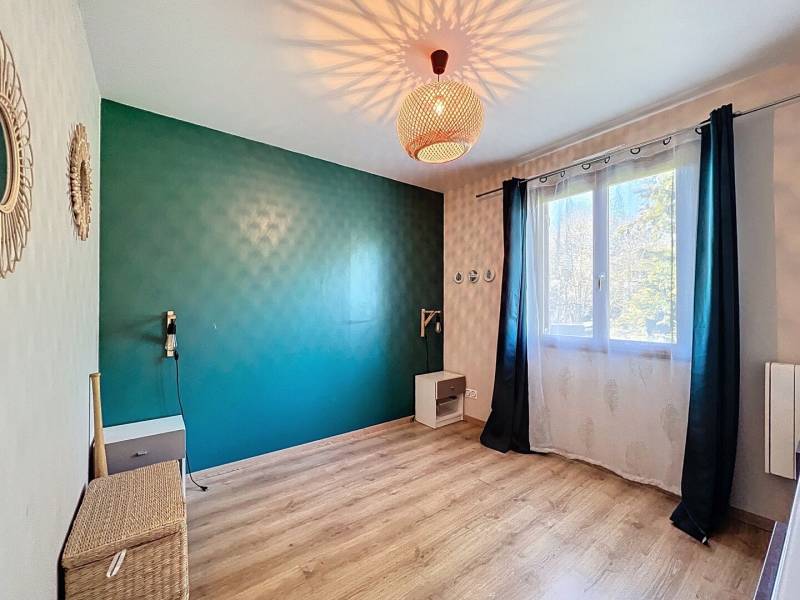 Acheter un pavillon, 4 chambres, terrain 1400 m², environnement verdoyant, gare et commerces à proximité, à Chaumont-en-Vexin (60)