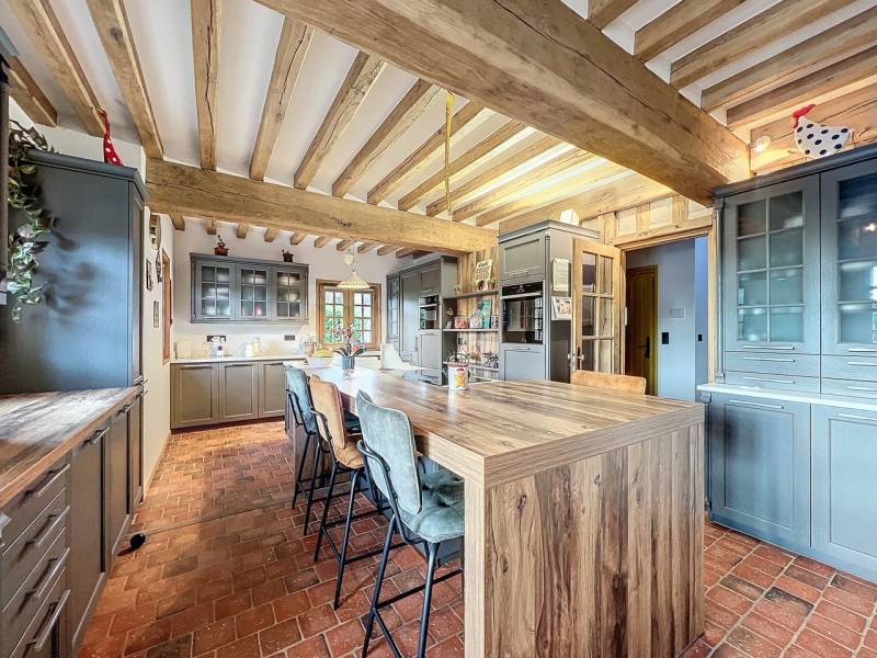 acheter une Belle propriété à moins de 10 minutes des Commerces, dans un environnement très agréable, 2000 m2 de terrain, 230 m2 habitable, à chaumont en vexin (60)