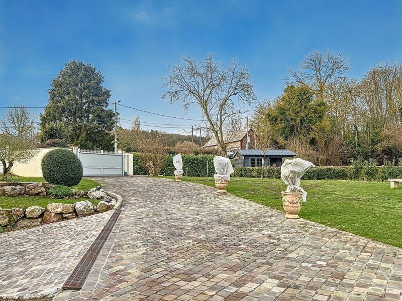 acheter une Belle propriété à moins de 10 minutes des Commerces, dans un environnement très agréable, 2000 m2 de terrain, 230 m2 habitable, à chaumont en vexin (60)