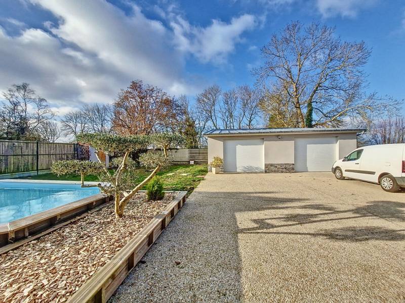 acheter une maison avec piscine, 900 m2 terrain, belles prestations, sous-sol total, à vernon (27)
