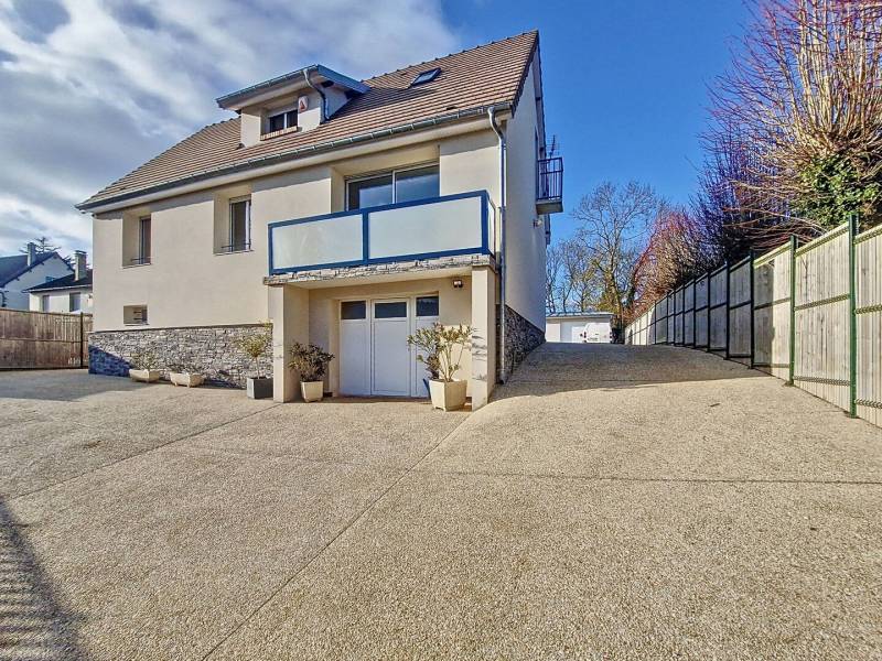 acheter une maison avec piscine, 900 m2 terrain, belles prestations, sous-sol total, à vernon (27)
