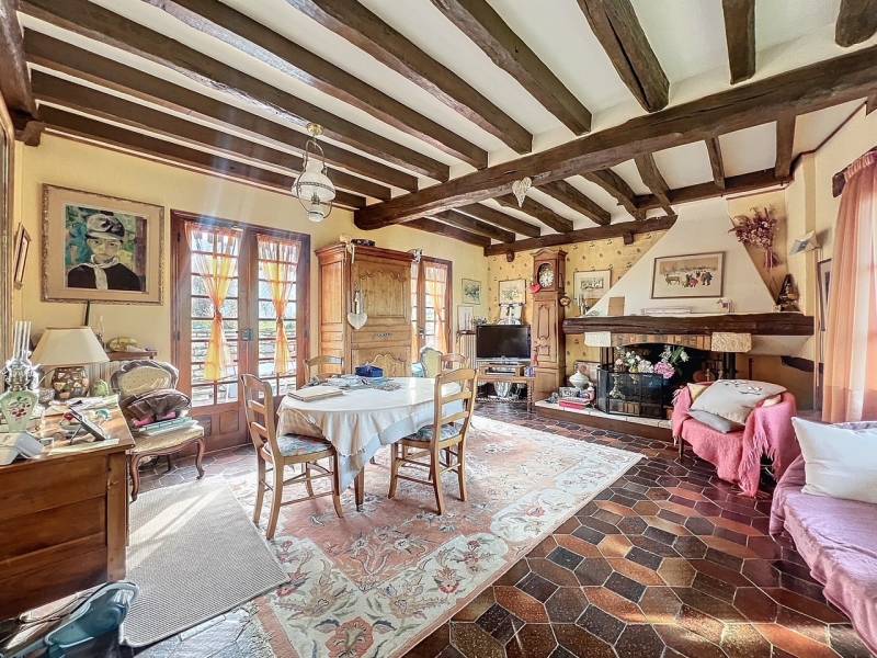 Maison à vendre, sur 1000 m² de terrain, commerces et gare sur place, 4 chambres, à 1h de Paris, à Chaumont-en-Vexin (60)