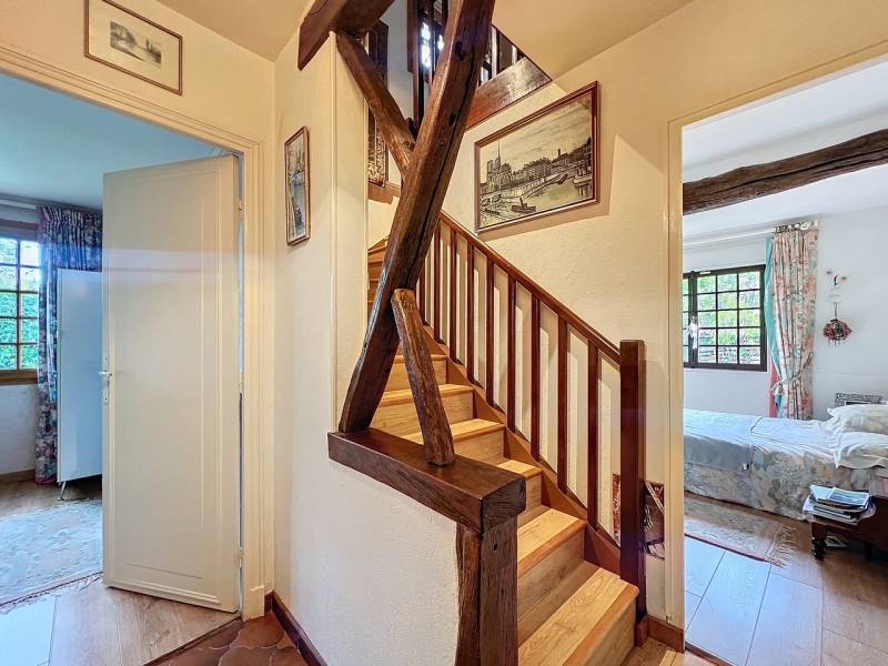 Maison à vendre, sur 1000 m² de terrain, commerces et gare sur place, 4 chambres, à 1h de Paris, à Chaumont-en-Vexin (60)