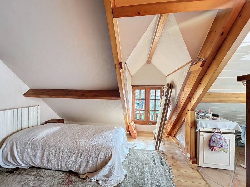 Maison à vendre, sur 1000 m² de terrain, commerces et gare sur place, 4 chambres, à 1h de Paris, à Chaumont-en-Vexin (60)