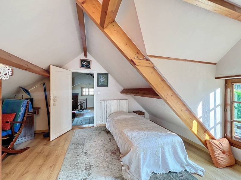 Maison à vendre, sur 1000 m² de terrain, commerces et gare sur place, 4 chambres, à 1h de Paris, à Chaumont-en-Vexin (60)