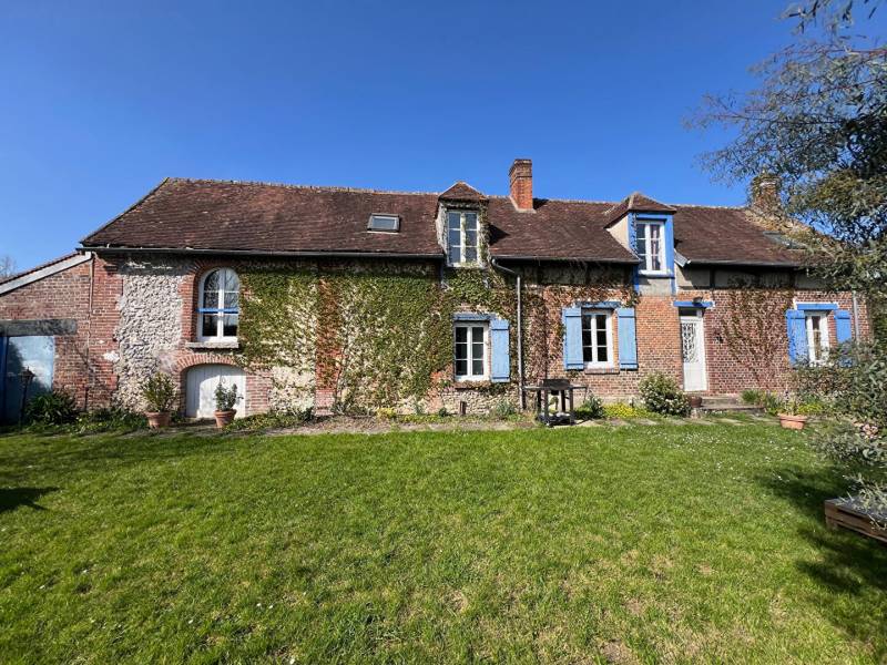 Acheter une longère en pierre dans le Vexin, de 7 pièces avec terrain arboré, idéal résidence secondaire, gare et commerces à proximité, à Chaumont-en-Vexin