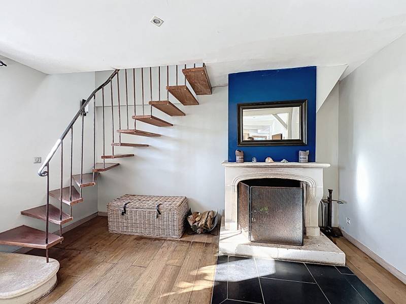 Acheter une magnifique maison de 200 m² habitables, avec dépendances, grand terrain de 6000 m², 5 chambres, piscine, jacuzzi, cave, à un peu plus d’une heure de Paris et 15 minutes de Magny-en-Vexin