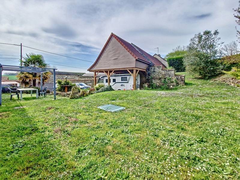 Acheter une maison de charme en pierre, dans le Vexin, gare à proximité, 8 pièces, terrain de plus de 1000 m², à Chars (95)