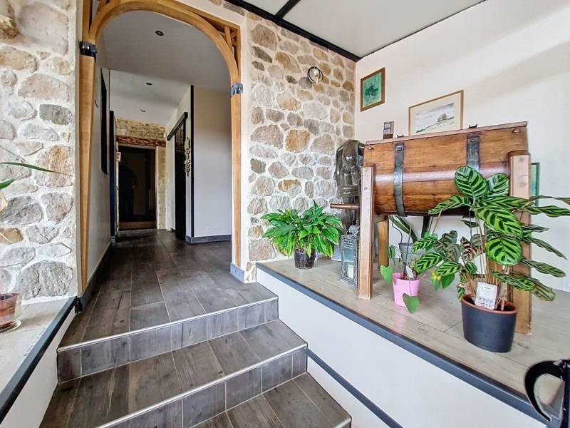 Acheter une maison de charme en pierre, dans le Vexin, gare à proximité, 8 pièces, terrain de plus de 1000 m², à Chars (95)