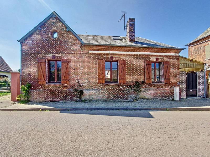 Maison ancienne rénovée d'environ 75m² habitables, située proche d'Étrépagny, avec possibilité de vie de plain-pied, sur un terrain d'environ 550m² — ACI IMMOBILIER ÉTREPAGNY
