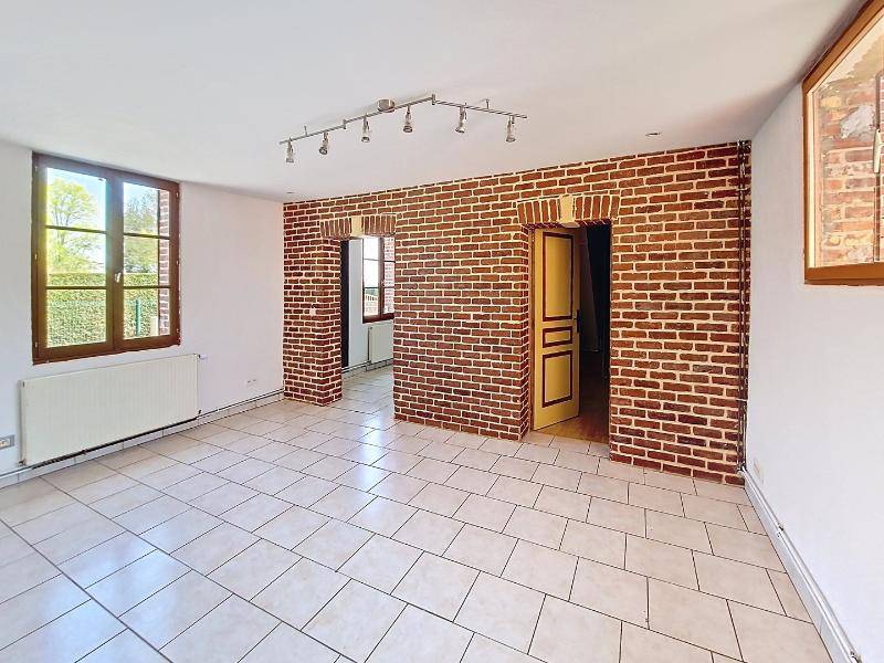 Maison ancienne rénovée d'environ 75m² habitables, située proche d'Étrépagny, avec possibilité de vie de plain-pied, sur un terrain d'environ 550m² — ACI IMMOBILIER ÉTREPAGNY