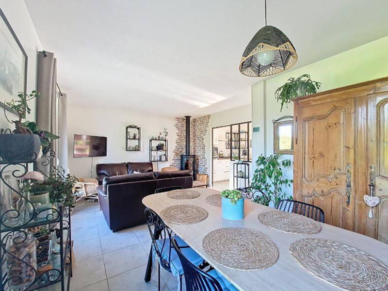 Proche ETREPAGNY, au calme, maison 95m² de plain-pied, garage, l'ensemble sur 1580m² de terrain