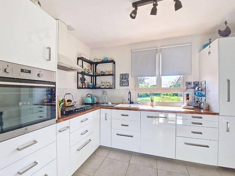 Proche ETREPAGNY, au calme, maison 95m² de plain-pied, garage, l'ensemble sur 1580m² de terrain