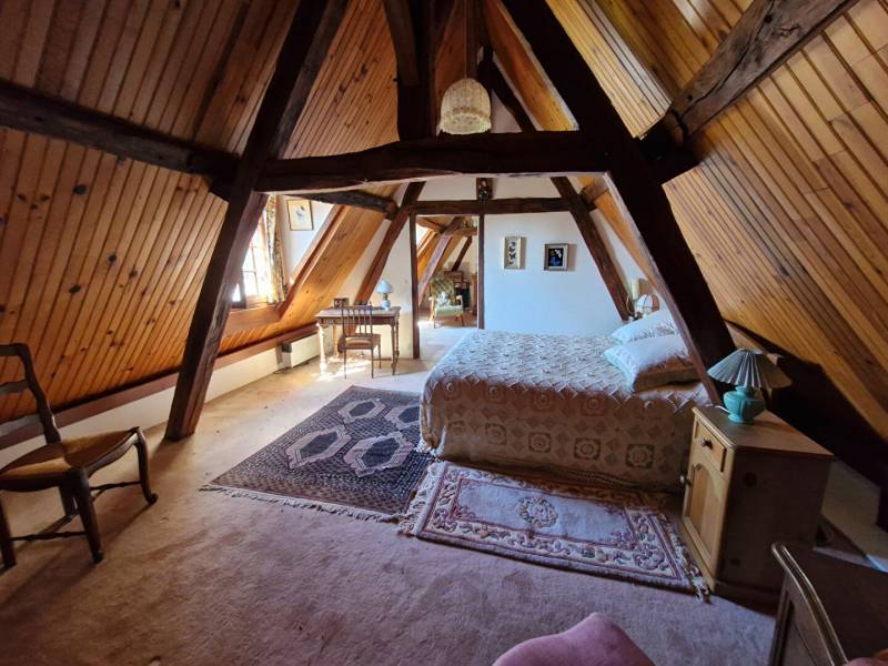 Acheter une maison ancienne en L avec jardin de 1300 m², vie de plain-pied, cave et atelier – Chaumont-en-Vexin (60)