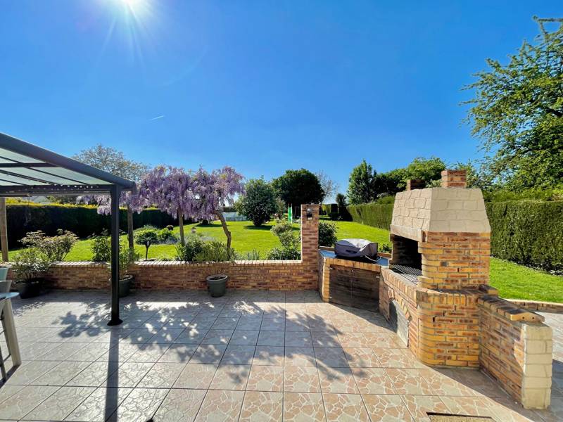Achat maison avec sous-sol total, grand jardin de 1800 m², terrasse et 5 chambres – Village paisible du Vexin à proximité de Marines (95)