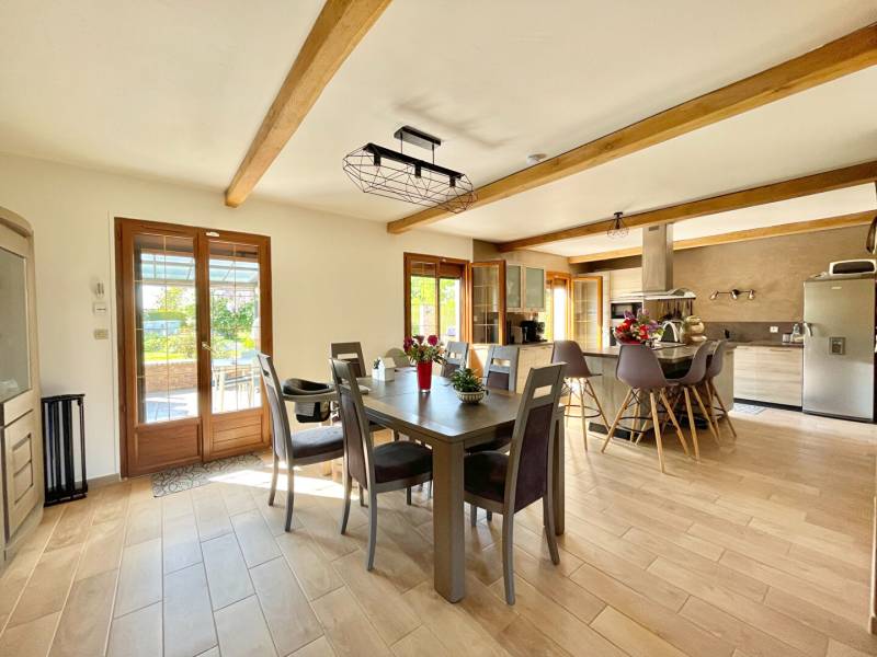 Achat maison avec sous-sol total, grand jardin de 1800 m², terrasse et 5 chambres – Village paisible du Vexin à proximité de Marines (95)