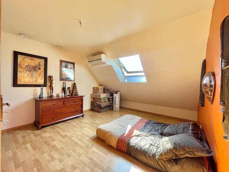 Achat maison avec sous-sol total, grand jardin de 1800 m², terrasse et 5 chambres – Village paisible du Vexin à proximité de Marines (95)
