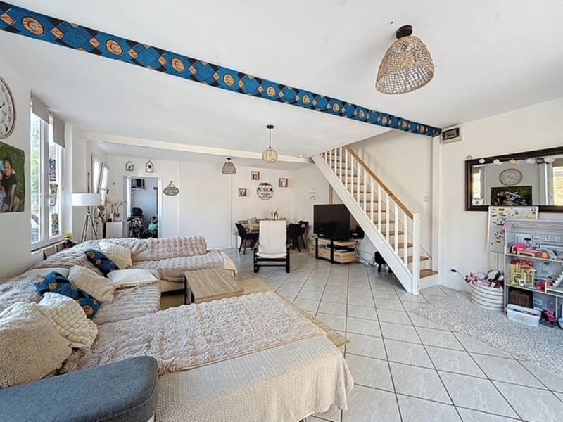 Acheter une maison ancienne avec dépendance de 100 m2  , gare et commerce sur place, jardin, magnifiques prestations, cuisine équipée, séjour lumineux, à chaumont en vexin