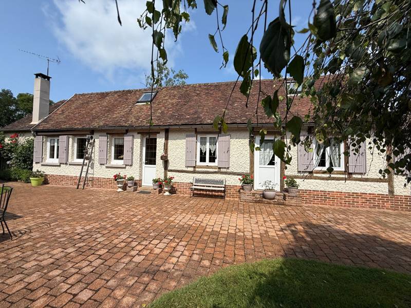 Acheter une maison ancienne de type longère dans le Vexin, 4 chambres, 1000 m² de terrain – située à Chaumont-en-Vexin (60)