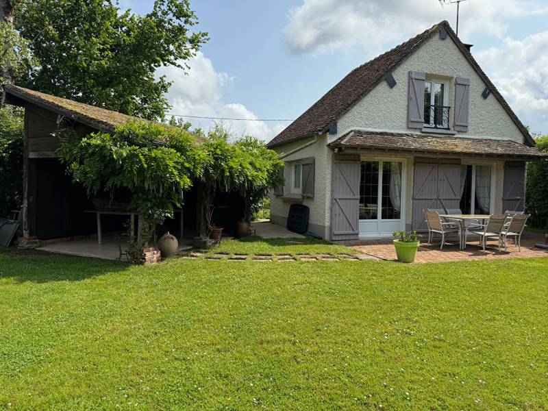 Acheter une maison ancienne de type longère dans le Vexin, 4 chambres, 1000 m² de terrain – située à Chaumont-en-Vexin (60)