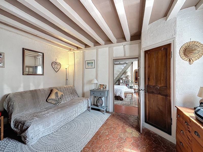 Acheter une maison ancienne de type longère dans le Vexin, 4 chambres, 1000 m² de terrain – située à Chaumont-en-Vexin (60)