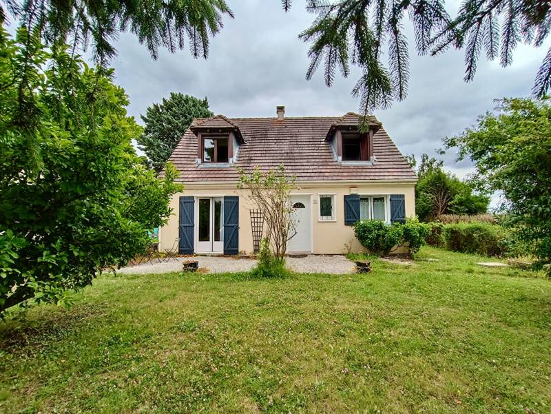 Maison traditionnelle sur sous-sol total avec 1000 m² de terrain – Marines (95) »