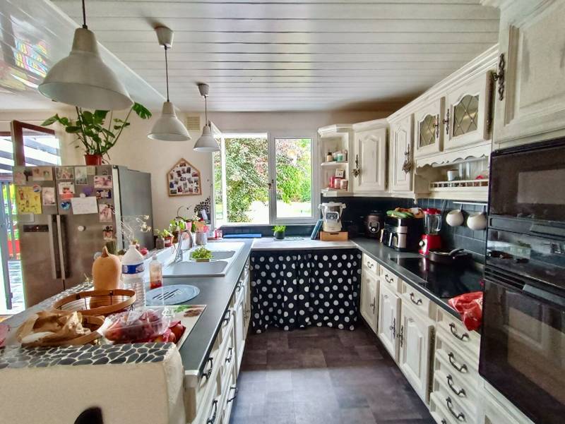 Maison traditionnelle sur sous-sol total avec 1000 m² de terrain – Marines (95) »