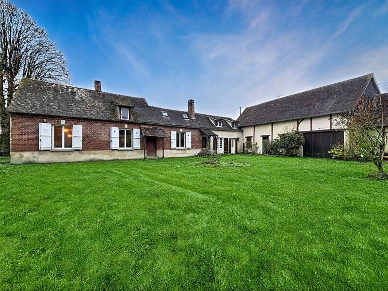 Maison de Charme avec Grand Jardin et Dépendances à Vendre Proche des Commerces et de la Gare a La Bosse dans l'Oise