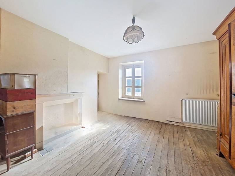 Maison à vendre en exclusivité : bâtisse en pierre de 179m² avec grange à Hadancourt le clocher 60