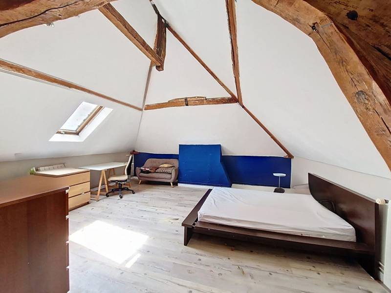 Maison à vendre en exclusivité : grande demeure de six chambres avec dépendances et terrasse à Suzay 27420