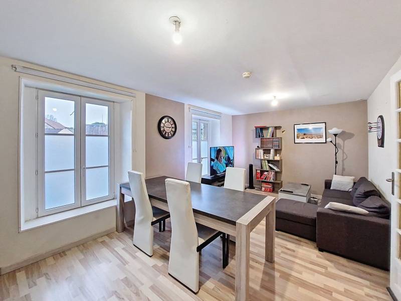 Vente en exclusivité d'une maison familiale rénovée avec trois chambres proche des écoles et commerces à Magny-en-Vexin 95420