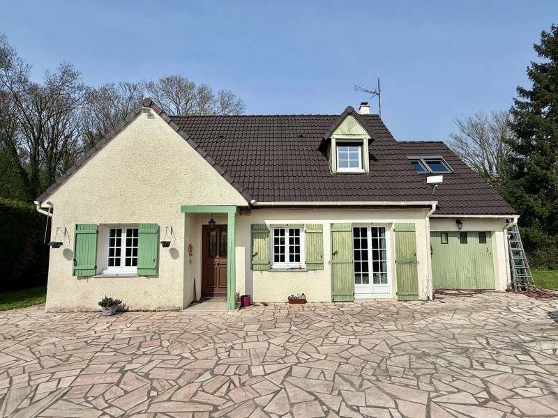 Mandat exclusif : charmante maison traditionnelle de cinq chambres avec pompe à chaleur et garage à Boissy-le-Bois dans le département de l’Oise