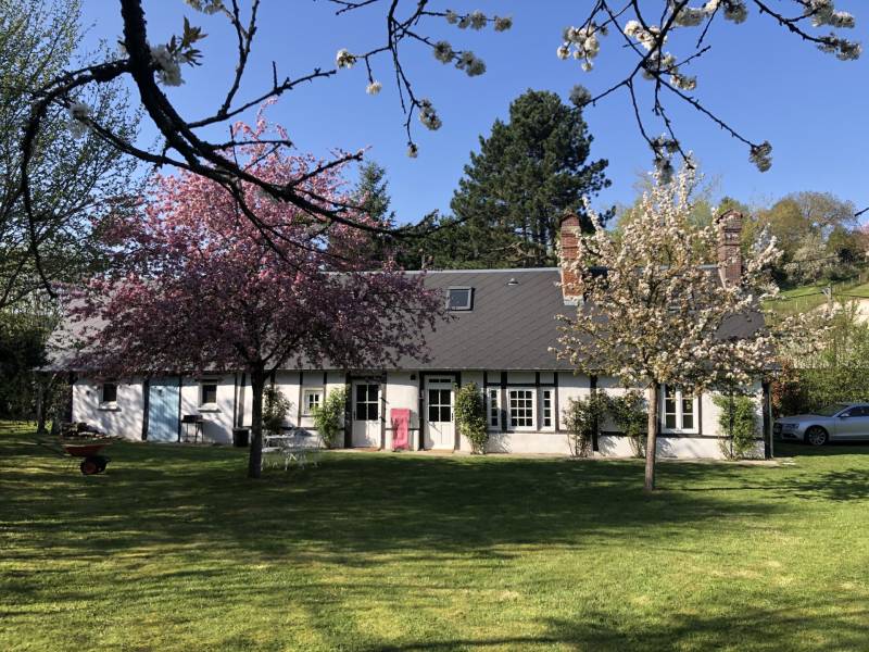 Maison à vendre en exclusivité : charmante longère avec poêle à bois et grand jardin arboré à Lisors 27