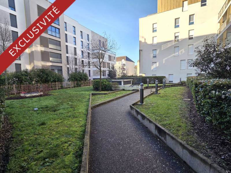 Exclusivité : idéal investisseur, appartement F2 fonctionnel avec balcon et parking proche du RER à Courdimanche dans le Val d'Oise