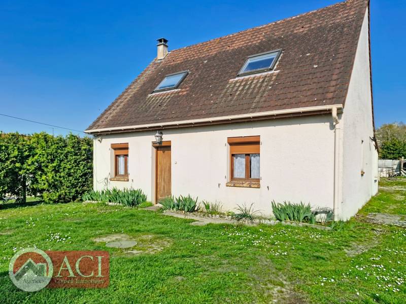 Achat maison individuelle de type pavillon traditionnel avec grand terrain arboré et trois chambres situé à Gommecourt 78270