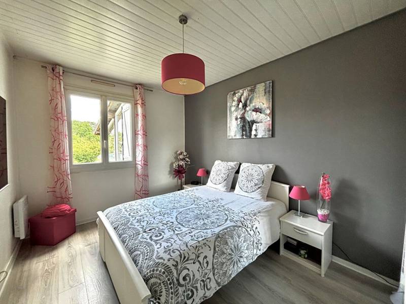 Exclusivité : maison de plain-pied prête à vivre avec trois chambres et grand jardin à Suzay dans le département de l'Eure