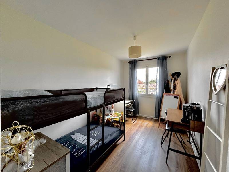 Exclusivité : maison de plain-pied prête à vivre avec trois chambres et grand jardin à Suzay dans le département de l'Eure